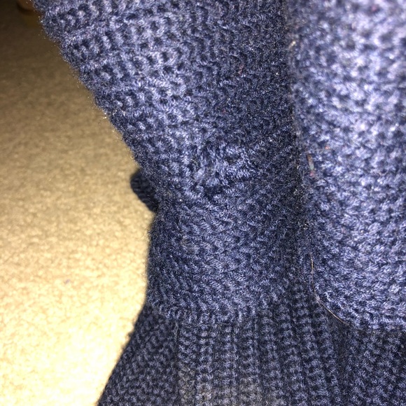 Knitted Navy Bailey Button UGGS!! - Picture 3 of 4